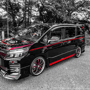 ヴォクシー ZRR80W