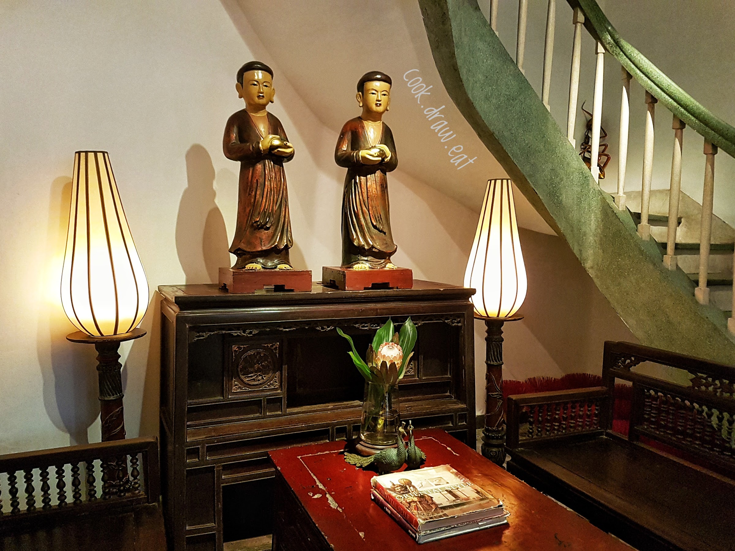 noir interior budda