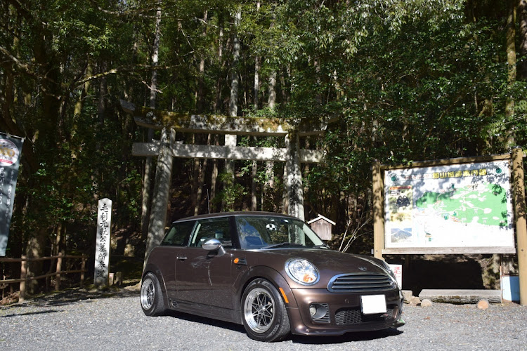 ミニのR56　MINI　ONE・冬仕様・1年ぶりのコラボ・専門学校同級生・毛利元就に関するカスタム事例の投稿画像4枚目