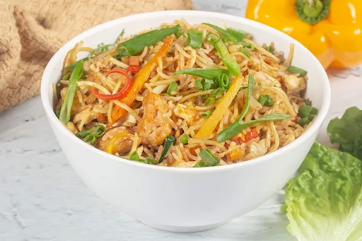 Chicken Schezwan Hakka Noodles