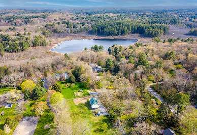 House with pool and garden 8