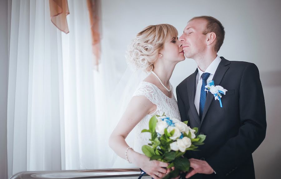 Esküvői fotós Olga Kharskaya (bezga767). Készítés ideje: 2016 április 13.