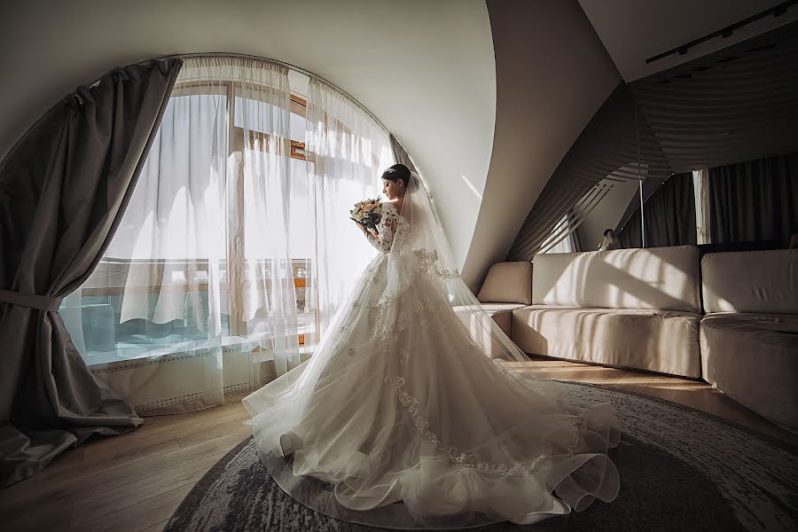 Wedding photographer Elena Kosmatova (kosmatova). Photo of 14 March 2020