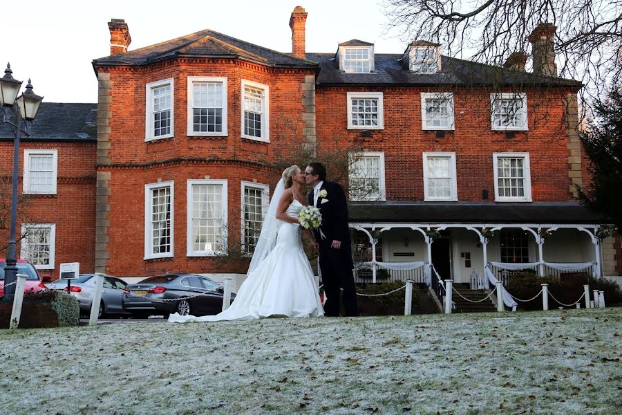 Wedding photographer Nigel Barrett (nigelbarrettph). Photo of 2 July 2019