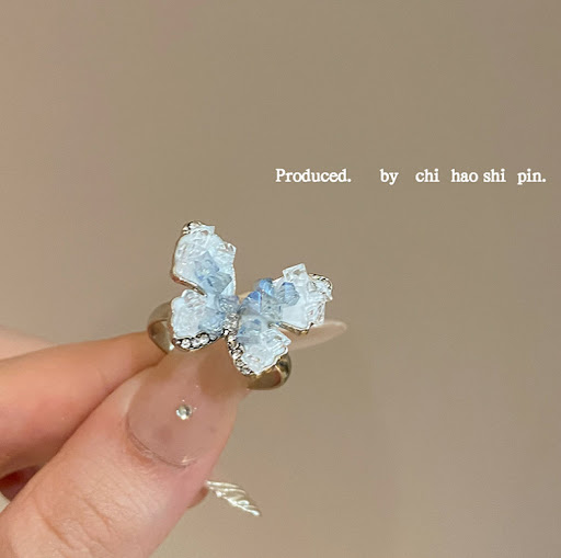 Title 6, Gradient Blue Zircon Butterfly Ring an elegant ...