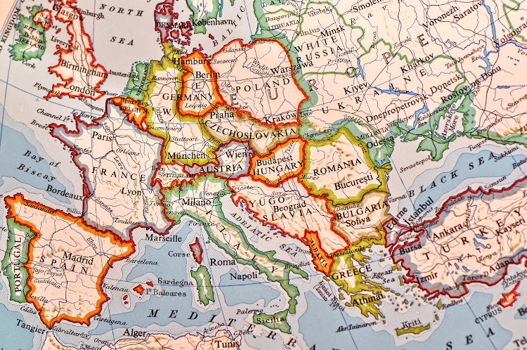 Italy began the sale on Tuesday of a new tranche of the 50-year bond it launched in 2016, taking advantage of improved market sentiment after Rome avoided EU disciplinary action and of investor bets that eurozone monetary policy will remain dovish.