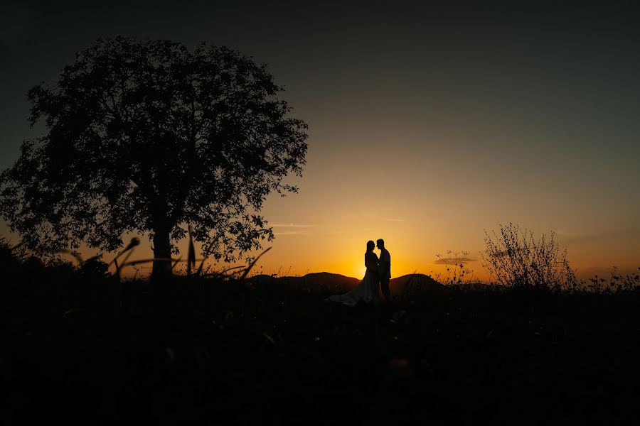 Fotógrafo de casamento Nazariy Perepelica (chiroki98). Foto de 20 de setembro 2023