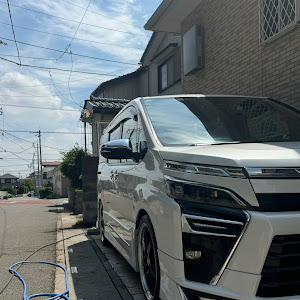 ヴォクシー ZRR80W