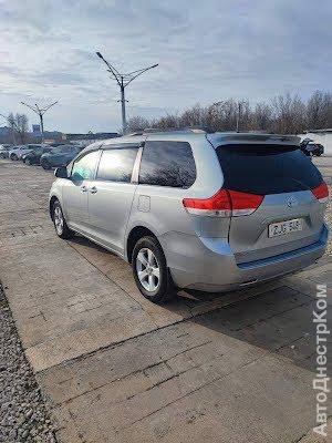 продам авто Toyota Sienna Sienna III фото 2