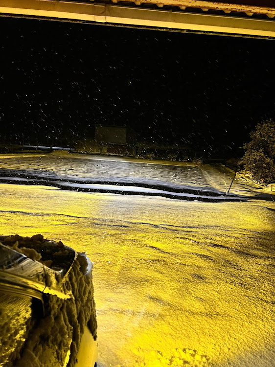 デリカD:5の雪が積もった・DELICA D:5・ddaに関するカスタム事例の投稿画像1枚目