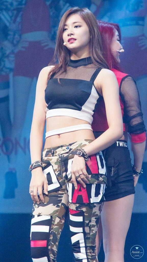 10 Times Twice S Tzuyu Made Us Go Hot Damn With Her Stage Outfits Kissasian