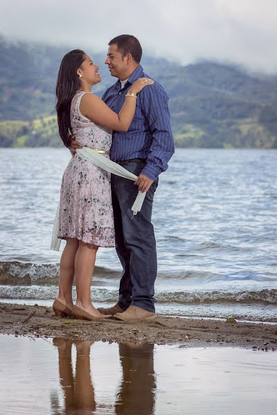 Fotografo di matrimoni Henry Unigarro (henryunigarro). Foto del 2 novembre 2016