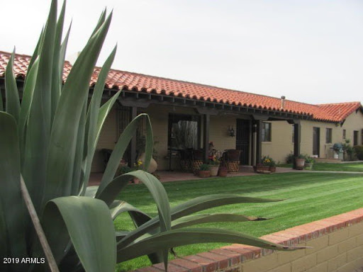 House with pool and terrace 3