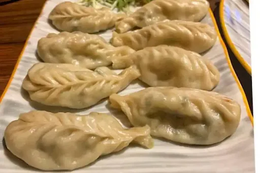 Steamed Vegetable Momos [8 Pieces]