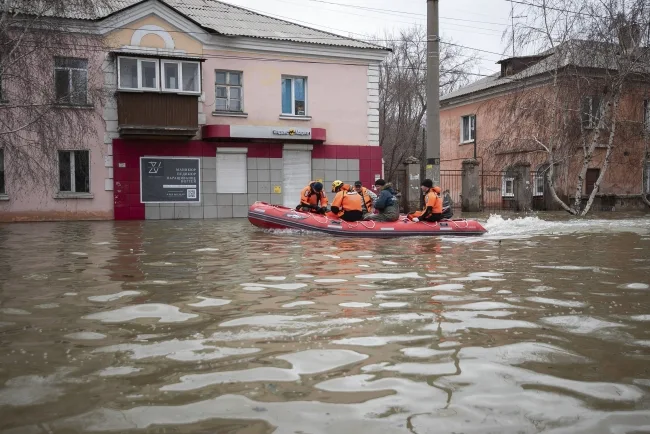 Nivo Urala i dalje raste, poplavljeno oko 12.000 kuća u Rusiji