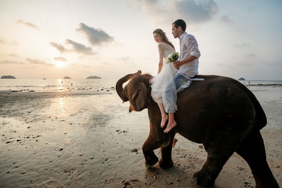 Fotógrafo de bodas Adel Gaynullin (adelgphoto). Foto del 10 de noviembre 2018