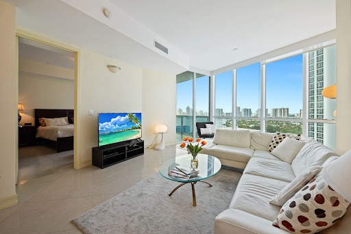Apartment with pool 2