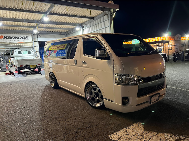 ハイエースバンのtatsuyoさんが投稿したカスタム事例の投稿画像1枚目