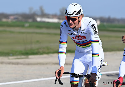 📷 Mathieu van der Poel kan het niet laten: wereldkampioen pakt ook uit op training