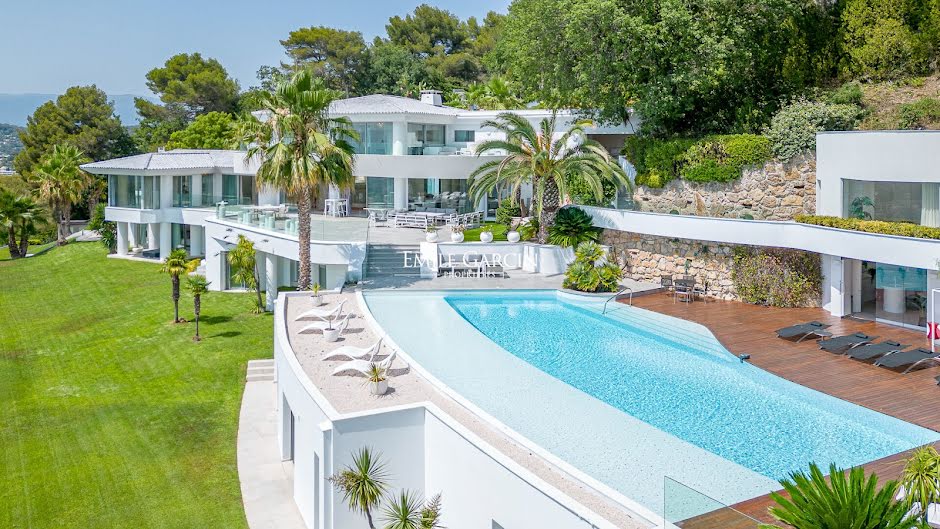 Vente propriété 20 pièces 2300 m² à Cannes (06400), 55 000 000 €