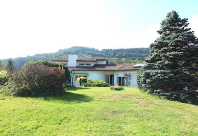 Maison avec piscine et terrasse 9