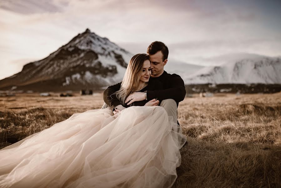 Wedding photographer Michalina Dzianach (reykjavikphoto). Photo of 11 April 2020