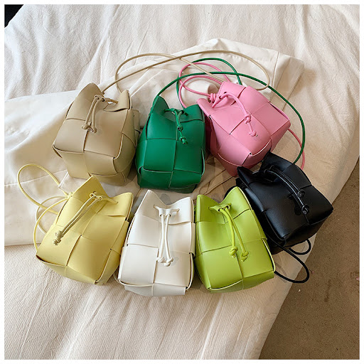 Title 3, Womens Simple Drawstring Woven Bucket Bag Ligh...