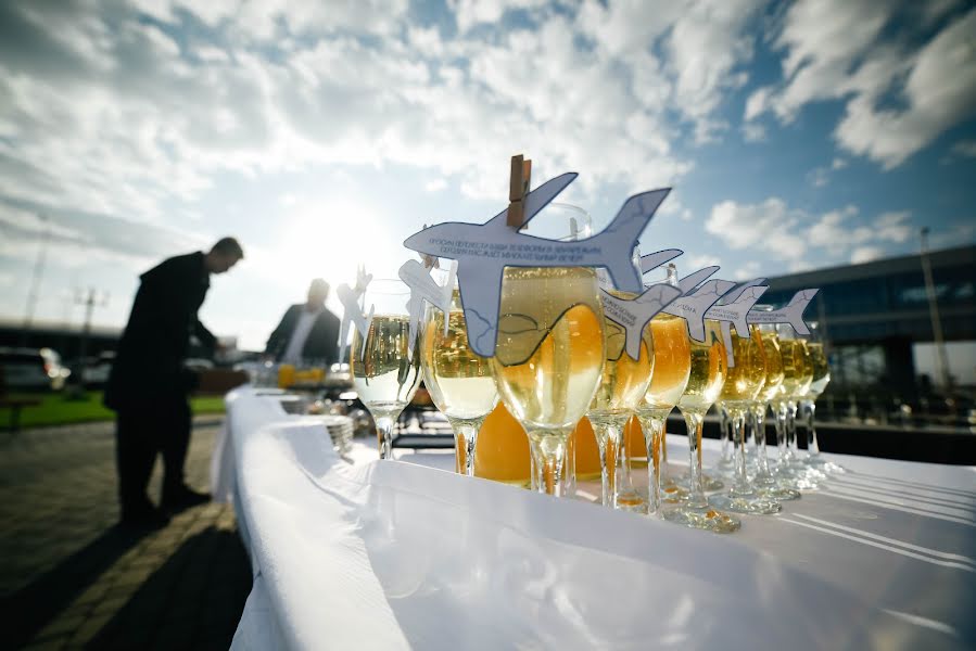 Fotógrafo de casamento Denis Khuseyn (legvinl). Foto de 5 de março