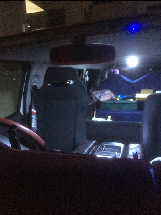 ハイエースバンの1日1アマゾン・1人お買物マラソン…・車検までに金貯めんとに関するカスタム事例の投稿画像6枚目