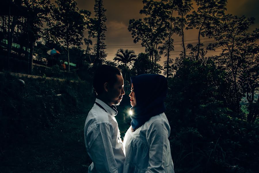 Wedding photographer Denden Syaiful Islam (dendensyaiful). Photo of 17 October 2016