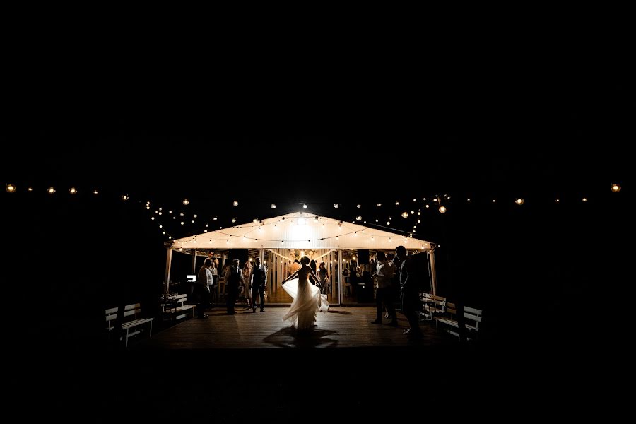 Fotógrafo de casamento Alin Pirvu (alinpirvu). Foto de 9 de agosto 2019