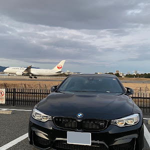 M4 クーペ F82