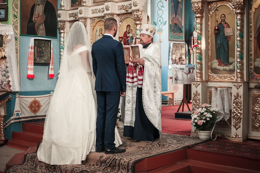 Fotógrafo de casamento Yanina Sirenko (janinsirenko). Foto de 8 de março 2019