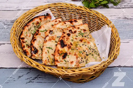 Veg Stuffed Kulcha