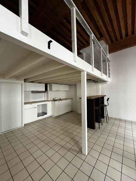 Location  appartement 2 pièces 58 m² à Lyon 1er (69001), 890 €