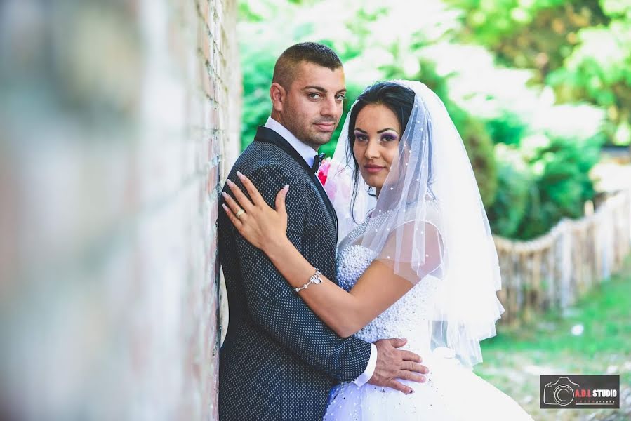 Fotografo di matrimoni Adrian Grindei (grindei). Foto del 18 febbraio 2019