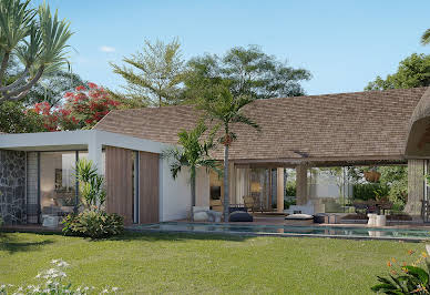 Villa with pool and garden 2