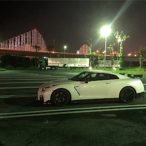 NISSAN GT-R