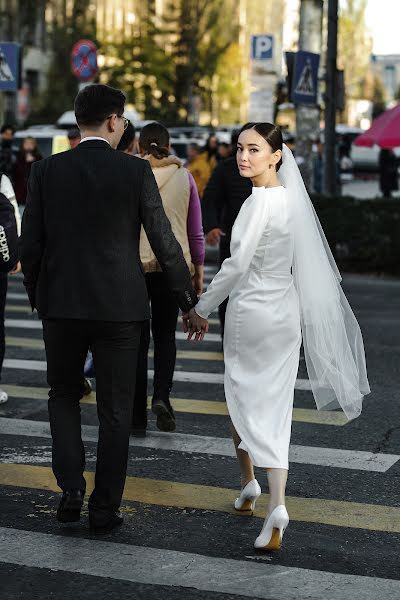 Fotógrafo de casamento Nurtazim Mederaliev (nurtazim01). Foto de 30 de agosto 2022