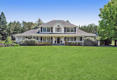 House with pool and garden 5