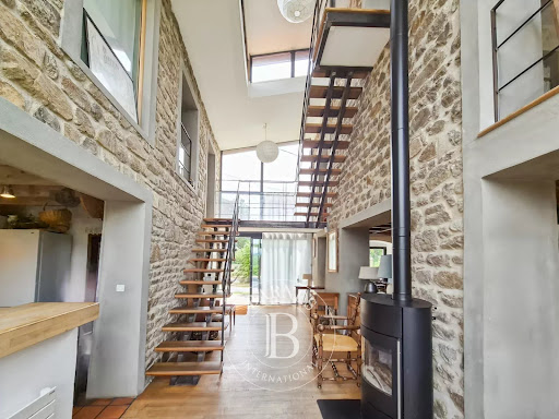 House with pool and garden 5
