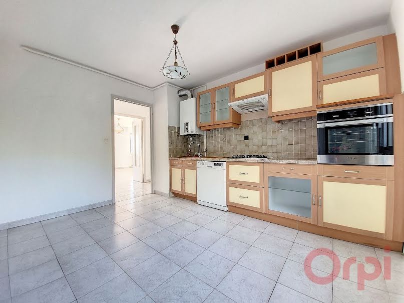 Location  appartement 3 pièces 85 m² à Ajaccio (20000), 1 110 €