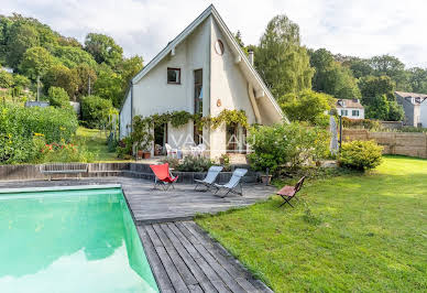 Maison avec piscine et jardin 1