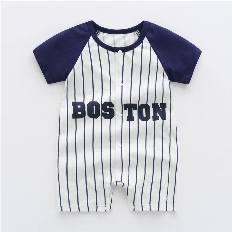 Barboteuse bébé garçon été fine en pur coton, respirante et légère. Combinaison idéale pour les journées chaudes. Confort et douceur.
