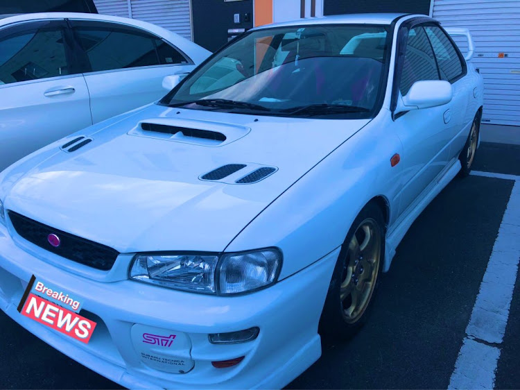 インプレッサ WRX STIの磨いた・コンパウンド磨き・ピカピカ・純正・大人になったねに関するカスタム事例の投稿画像1枚目