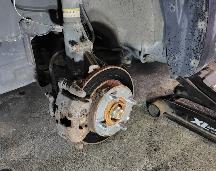 TUBESTさんが投稿したムーヴカスタム・ハブベアリング異音・ナックル交換・引き渡し・名義変更に関するカスタム事例の投稿画像1枚目