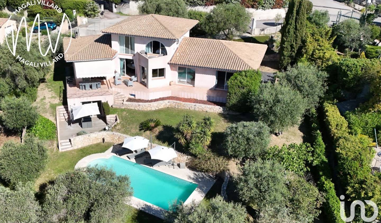 House with pool and terrace Valbonne