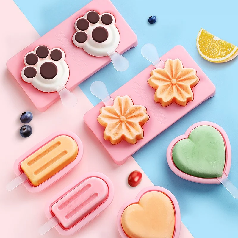 Moule à glace facile d'utilisation pour des glaces faites maison, personnalisées et délicieuses. Idéal pour des desserts glacés en famille.