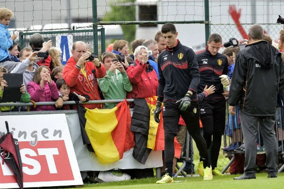 Fans trotseren slecht weer om alle Duivels aan het werk te zien