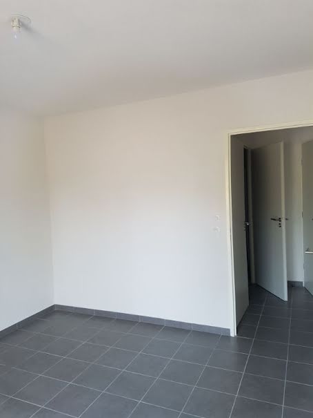 Location  appartement 3 pièces 67 m² à Nimes (30000), 835 €